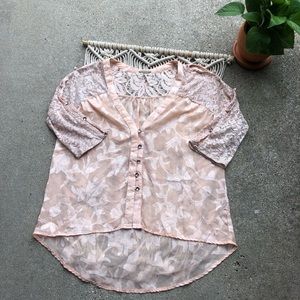 Gimmicks by BKE printed button-up blouse